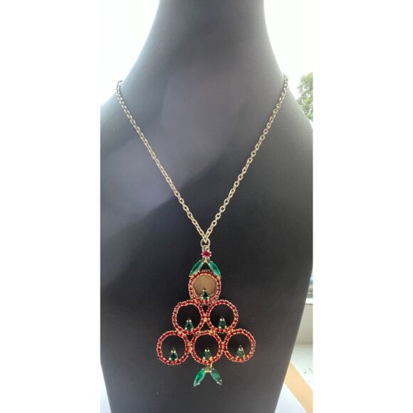 Vintage Rhinestone Christmas Tree Pendant Necklace With Gold-Tone Chain & Red/Gr - Picture 2 of 16